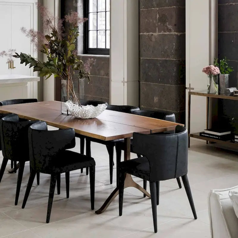 Moderner verlängerter Wingback-Esszimmerstuhl aus Leder
