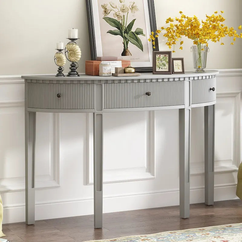 Moderne gebogen consoletafel met ladefronten met verticale strepen voor hal, gang of woonkamer