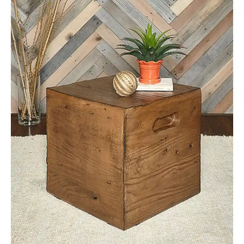 Mesa auxiliar tipo caja de madera rústica cuadrada