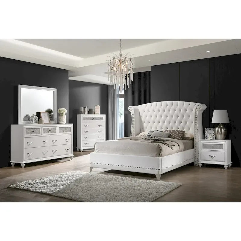 Cama tapizada con alas y cabecero capitoné – Blanco
