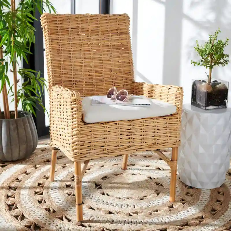 Sillón decorativo de ratán costero con cojín - 18.5"An x 22.8"Prof x 38.2"Al