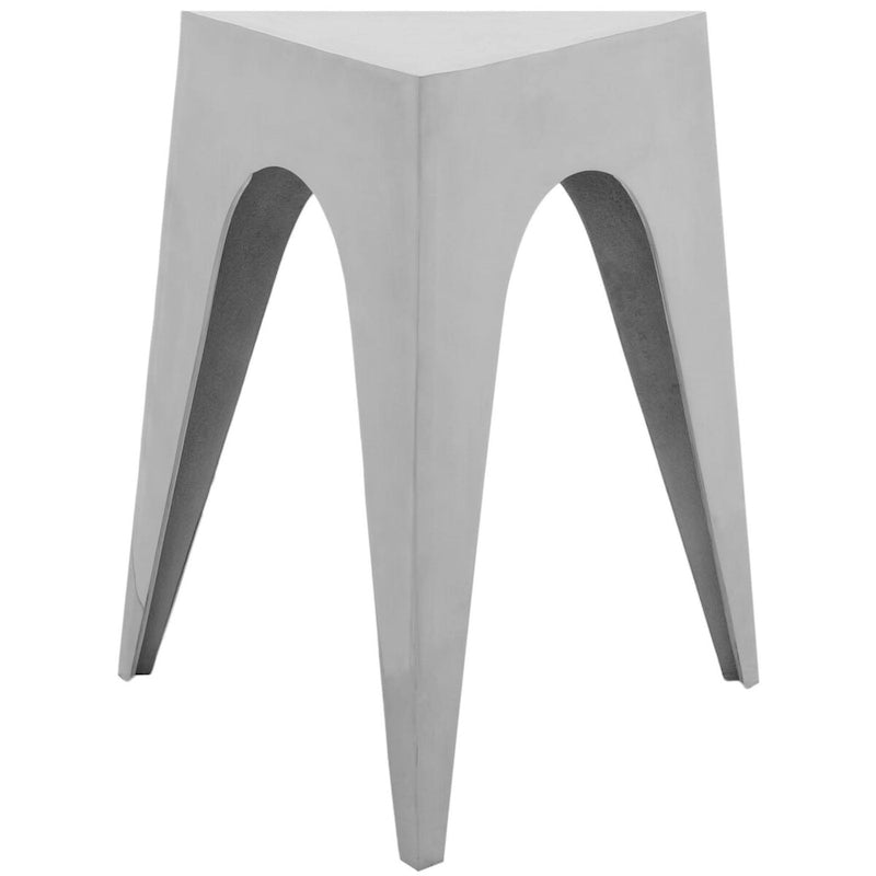 Mesa auxiliar triangular plateada - 15.8 x 15.8 x 21.3