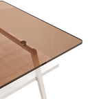 Mesa de centro con tablero de cristal y patas de metal