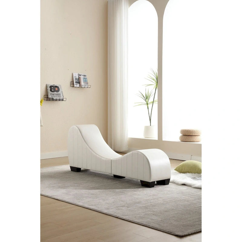 Chaise longue de yoga con tapizado de piel sintética y estructura curva