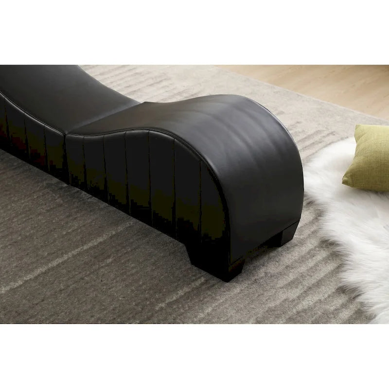 Chaise longue de yoga con tapizado de piel sintética y estructura curva